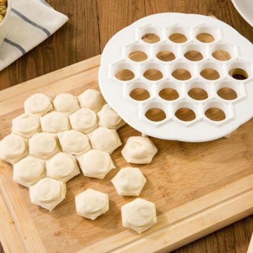 Форма для лепки пельменей пластмассовая.Пельменница (Д-В)